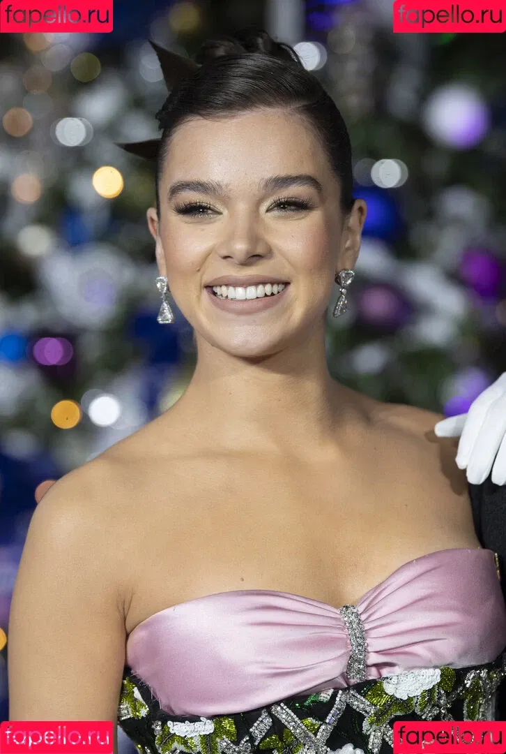 Hailee Steinfeld Onlyfans Photo Gallery 