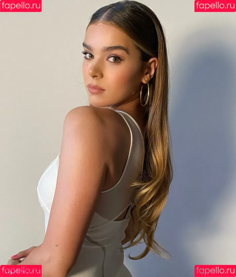 Hailee Steinfeld Onlyfans Photo Gallery 