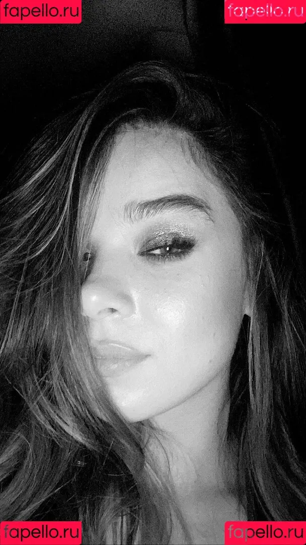 Hailee Steinfeld Onlyfans Photo Gallery 