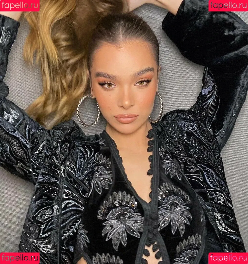 Hailee Steinfeld Onlyfans Photo Gallery 