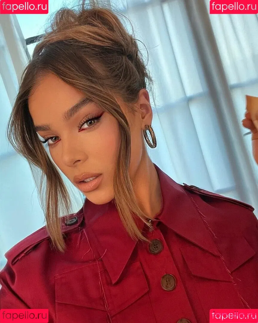 Hailee Steinfeld Onlyfans Photo Gallery 