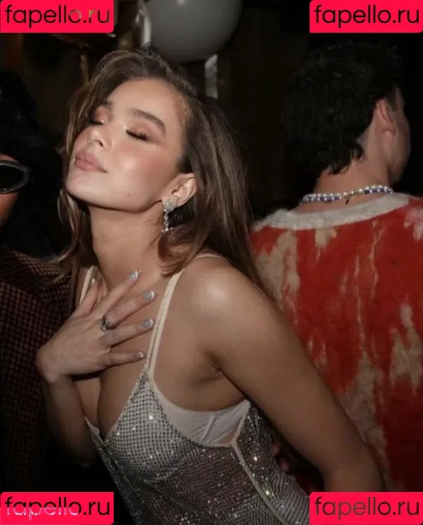 Hailee Steinfeld Onlyfans Photo Gallery 