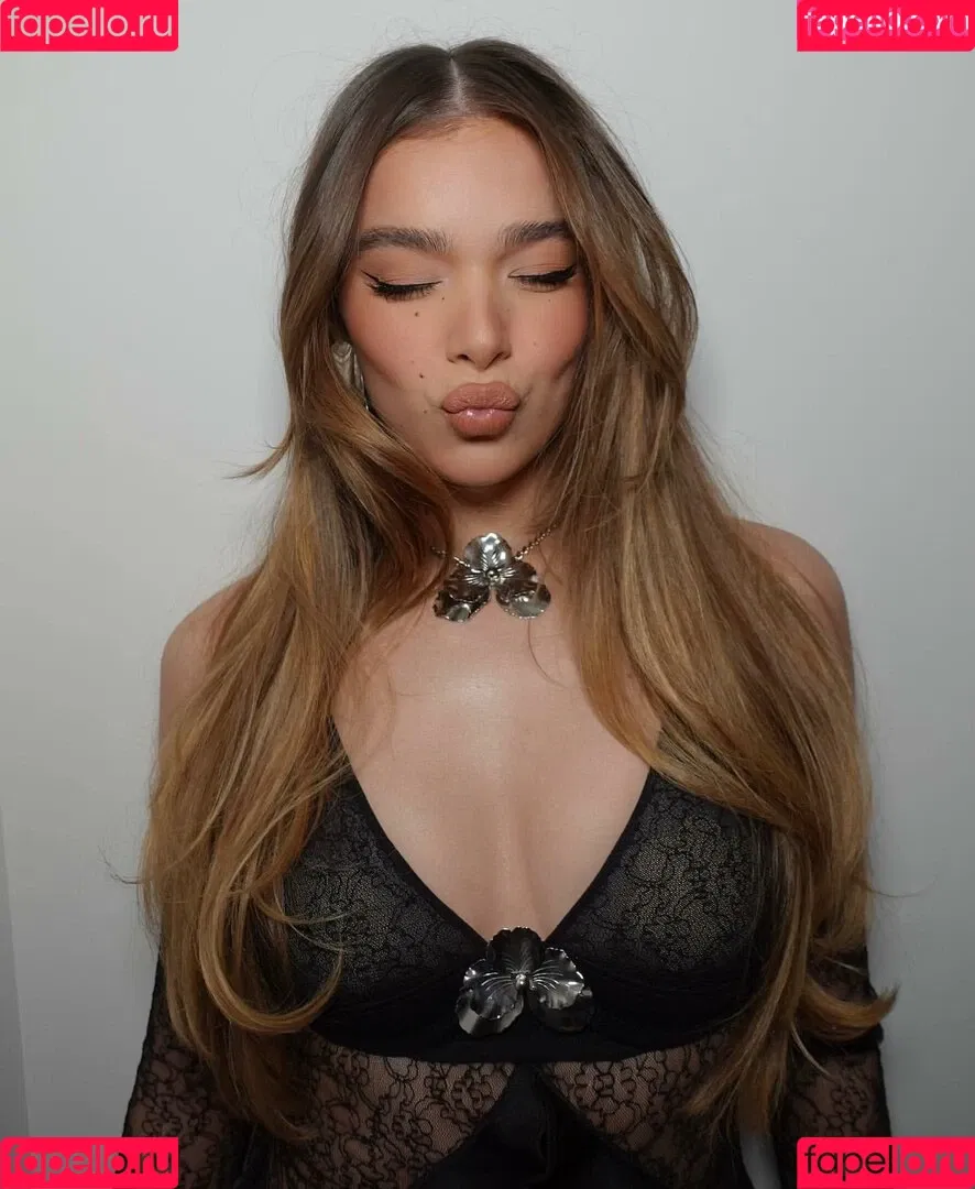 Hailee Steinfeld Onlyfans Photo Gallery 