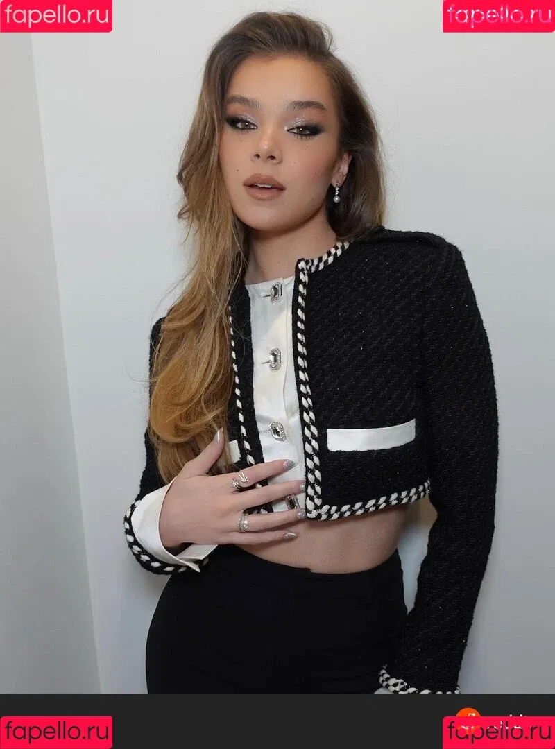 Hailee Steinfeld Onlyfans Photo Gallery 