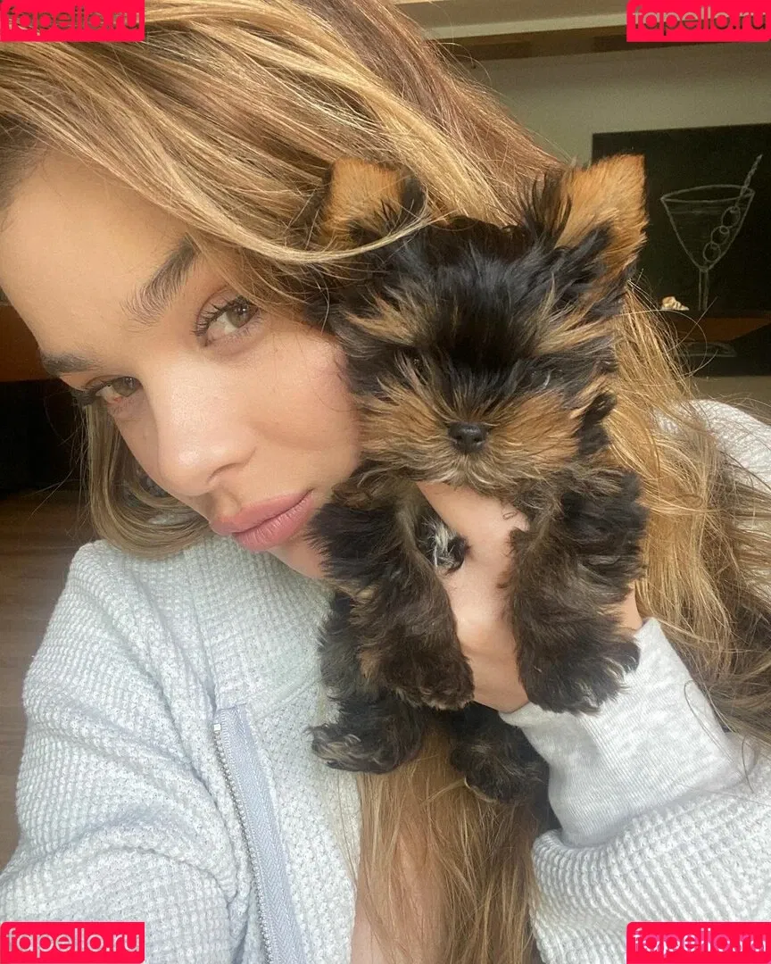 Hailee Steinfeld Onlyfans Photo Gallery 