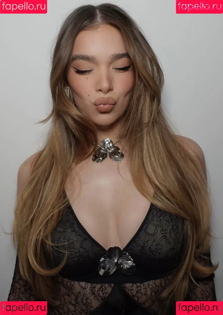 Hailee Steinfeld Onlyfans Photo Gallery 