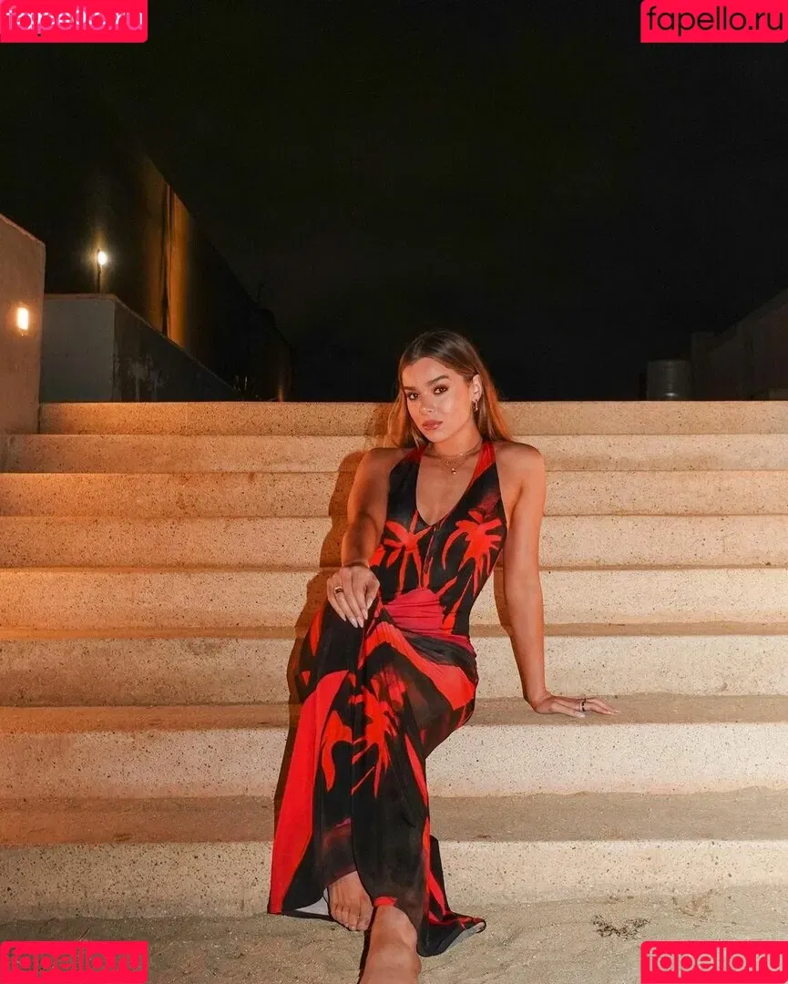 Hailee Steinfeld Onlyfans Photo Gallery 