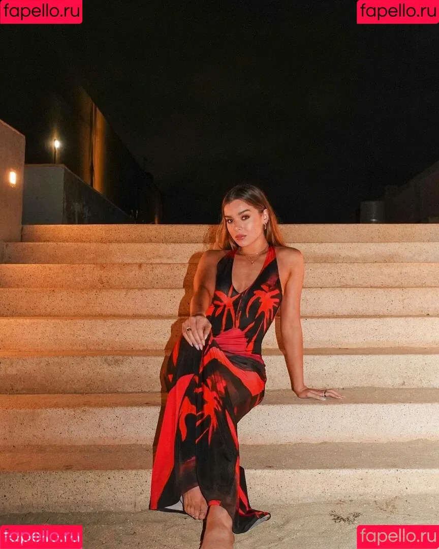 Hailee Steinfeld Onlyfans Photo Gallery 