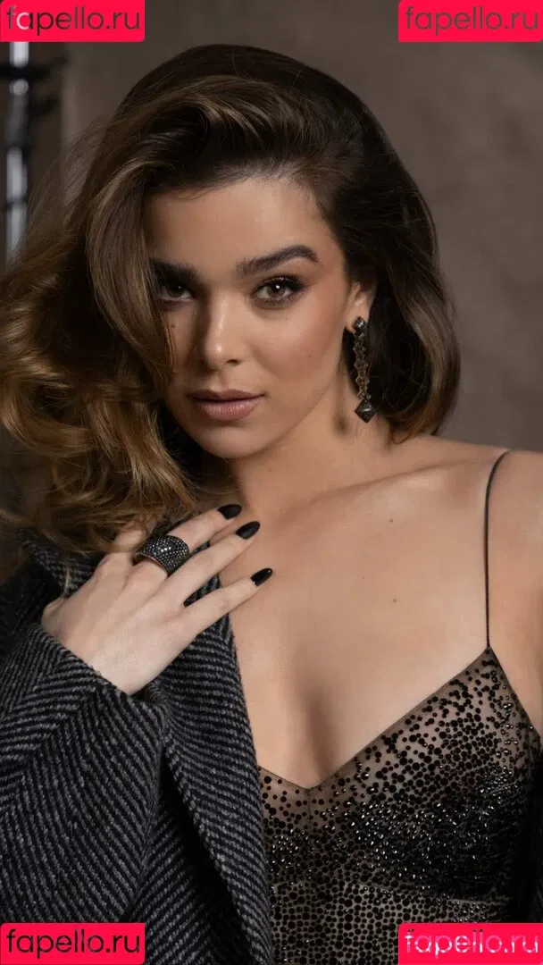 Hailee Steinfeld Onlyfans Photo Gallery 