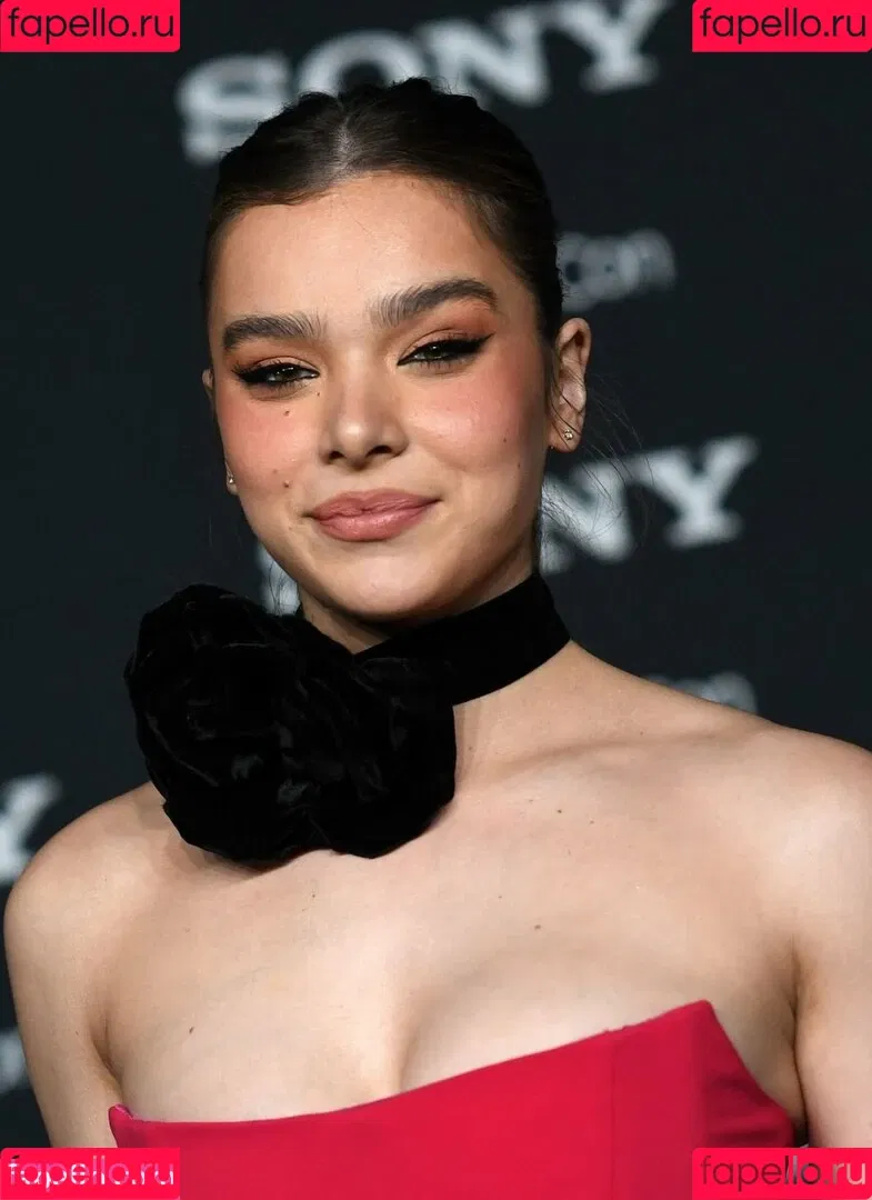 Hailee Steinfeld Onlyfans Photo Gallery 