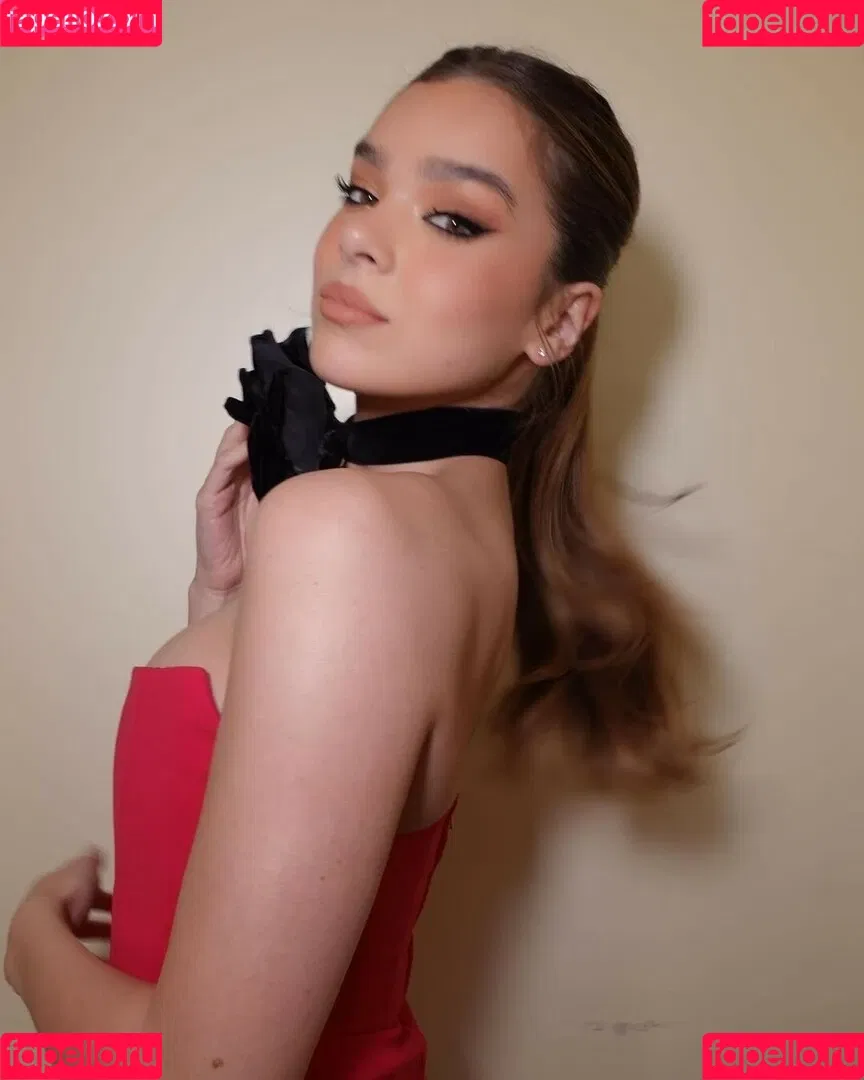 Hailee Steinfeld Onlyfans Photo Gallery 