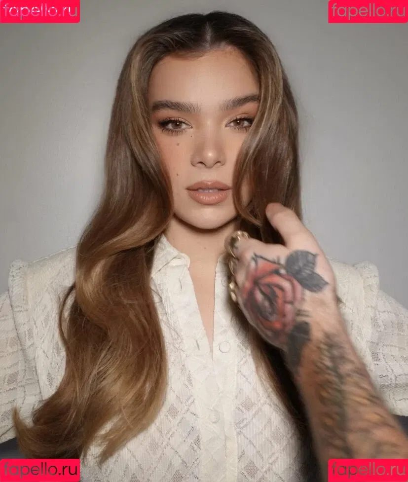 Hailee Steinfeld Onlyfans Photo Gallery 