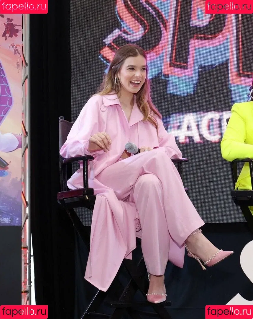 Hailee Steinfeld Onlyfans Photo Gallery 