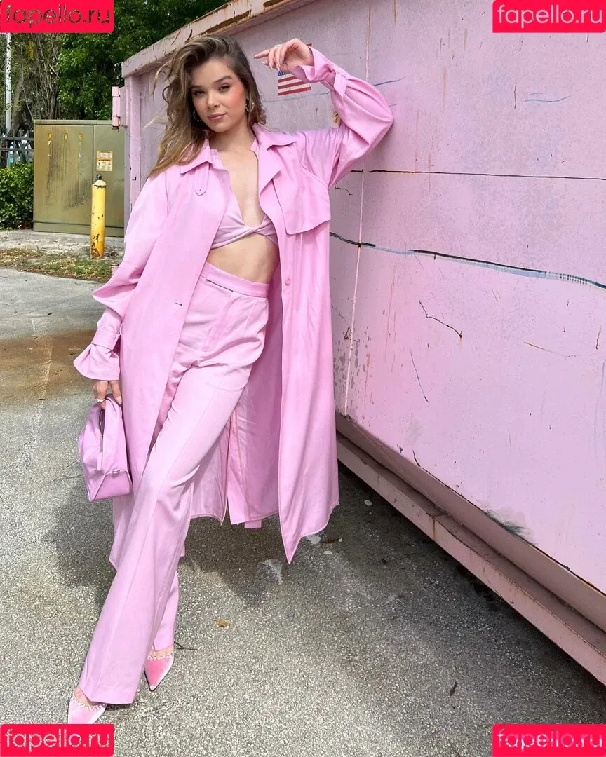 Hailee Steinfeld Onlyfans Photo Gallery 