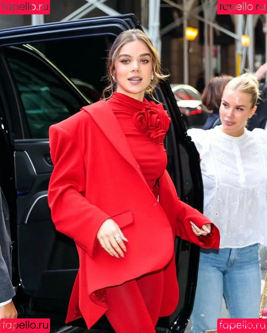 Hailee Steinfeld Onlyfans Photo Gallery 