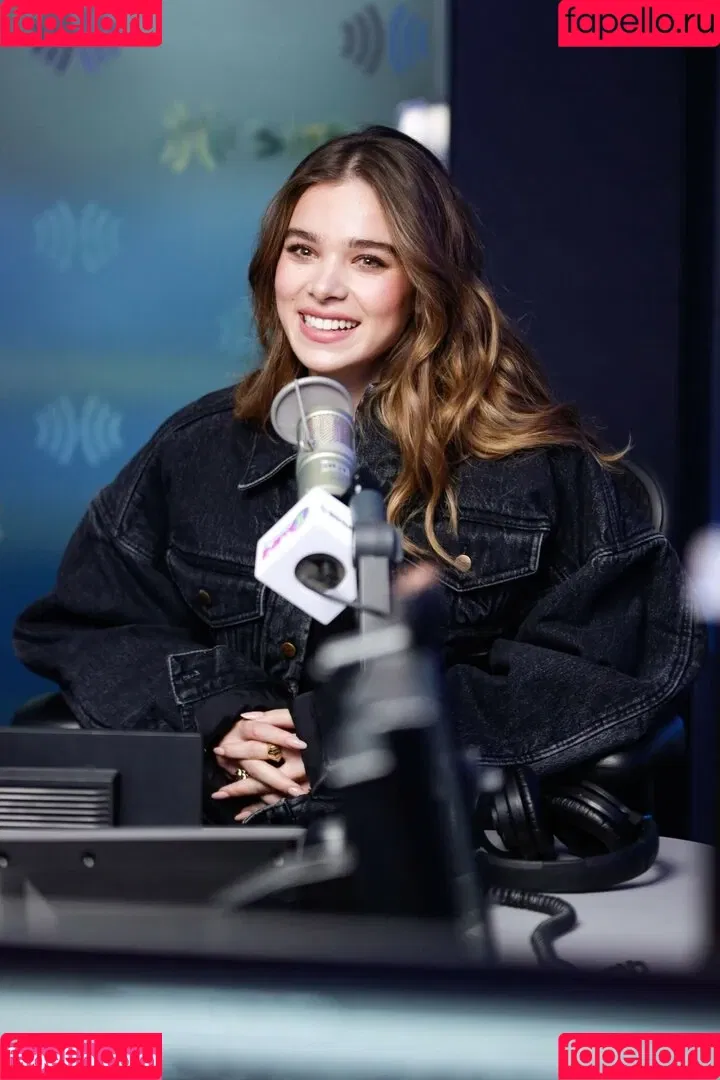 Hailee Steinfeld Onlyfans Photo Gallery 