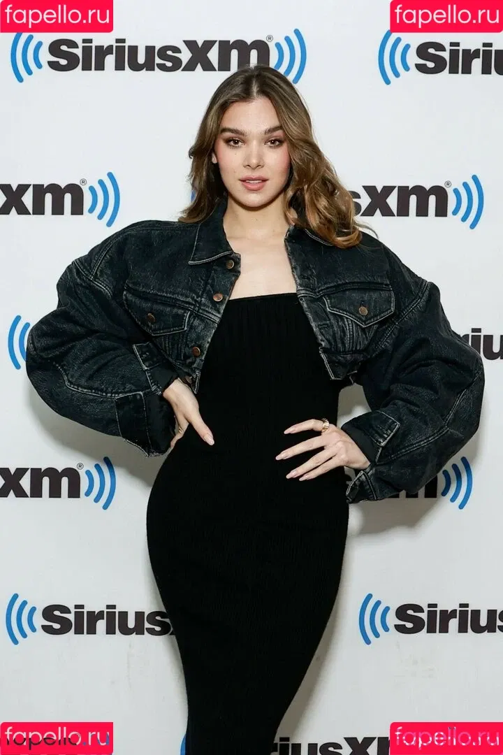 Hailee Steinfeld Onlyfans Photo Gallery 