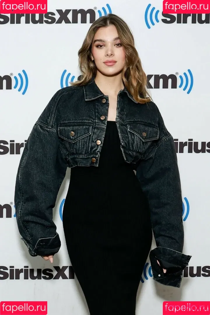 Hailee Steinfeld Onlyfans Photo Gallery 