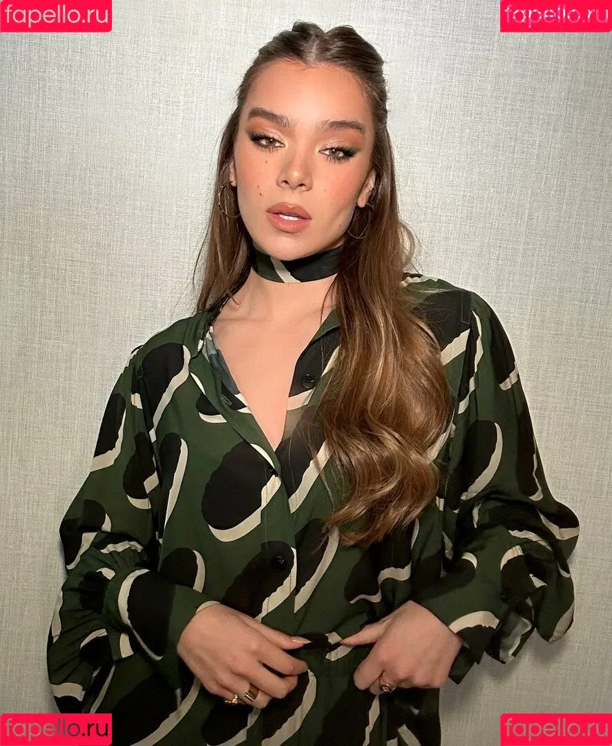 Hailee Steinfeld Onlyfans Photo Gallery 