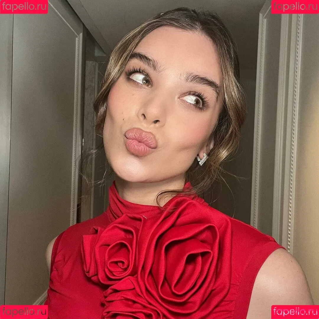 Hailee Steinfeld Onlyfans Photo Gallery 