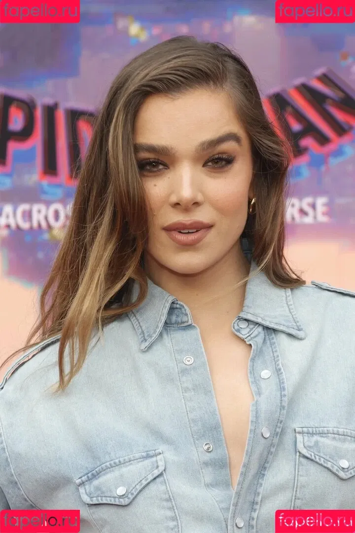 Hailee Steinfeld Onlyfans Photo Gallery 