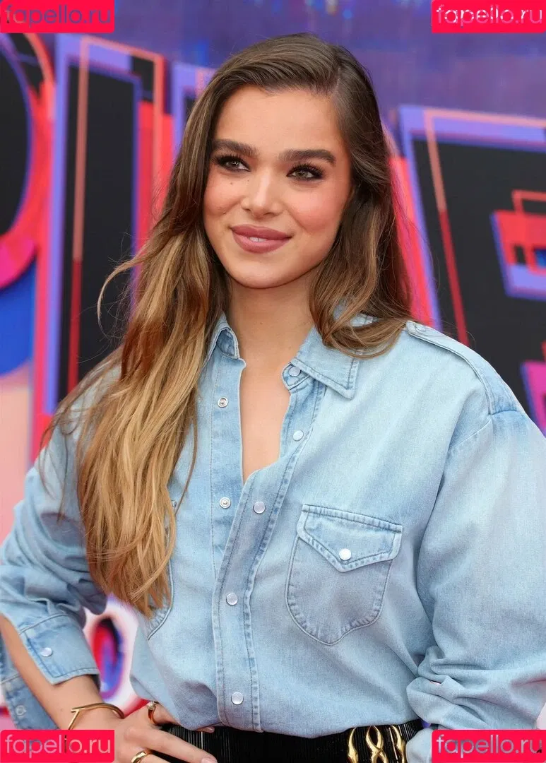 Hailee Steinfeld Onlyfans Photo Gallery 