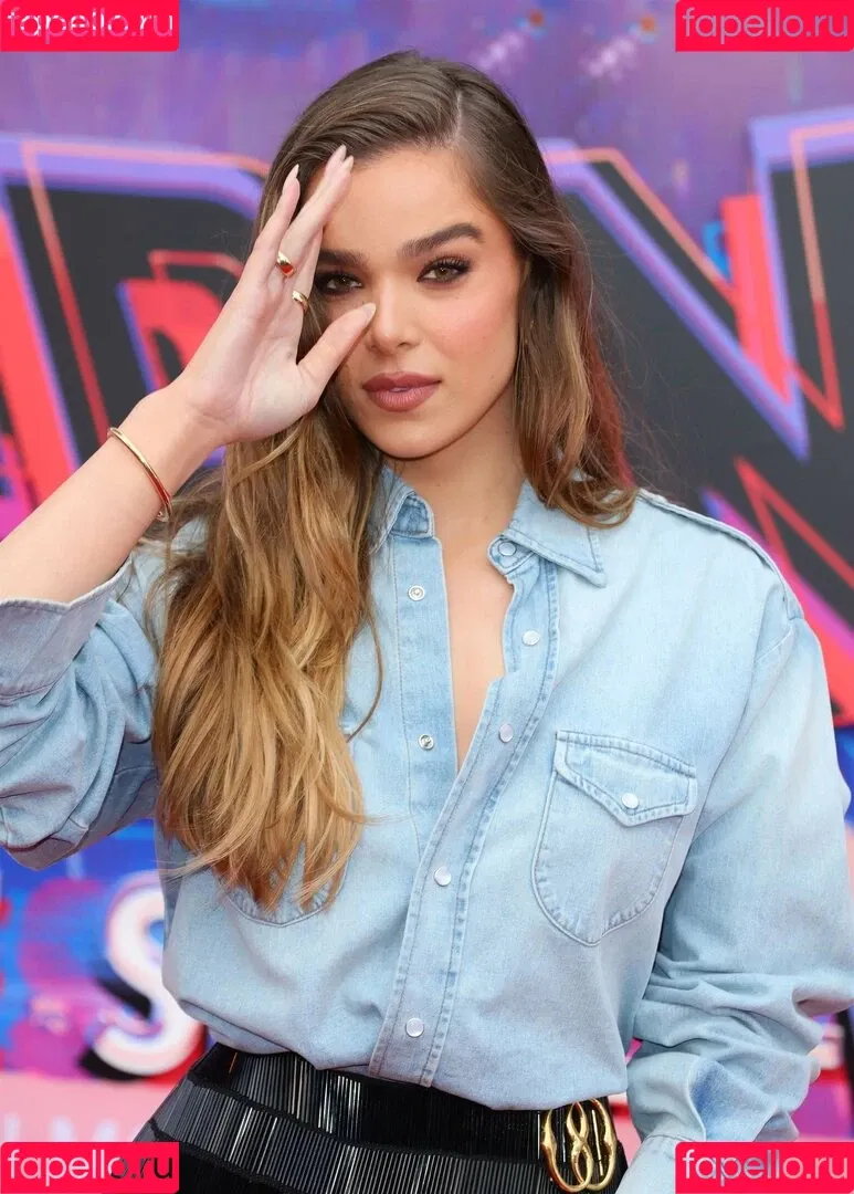 Hailee Steinfeld Onlyfans Photo Gallery 