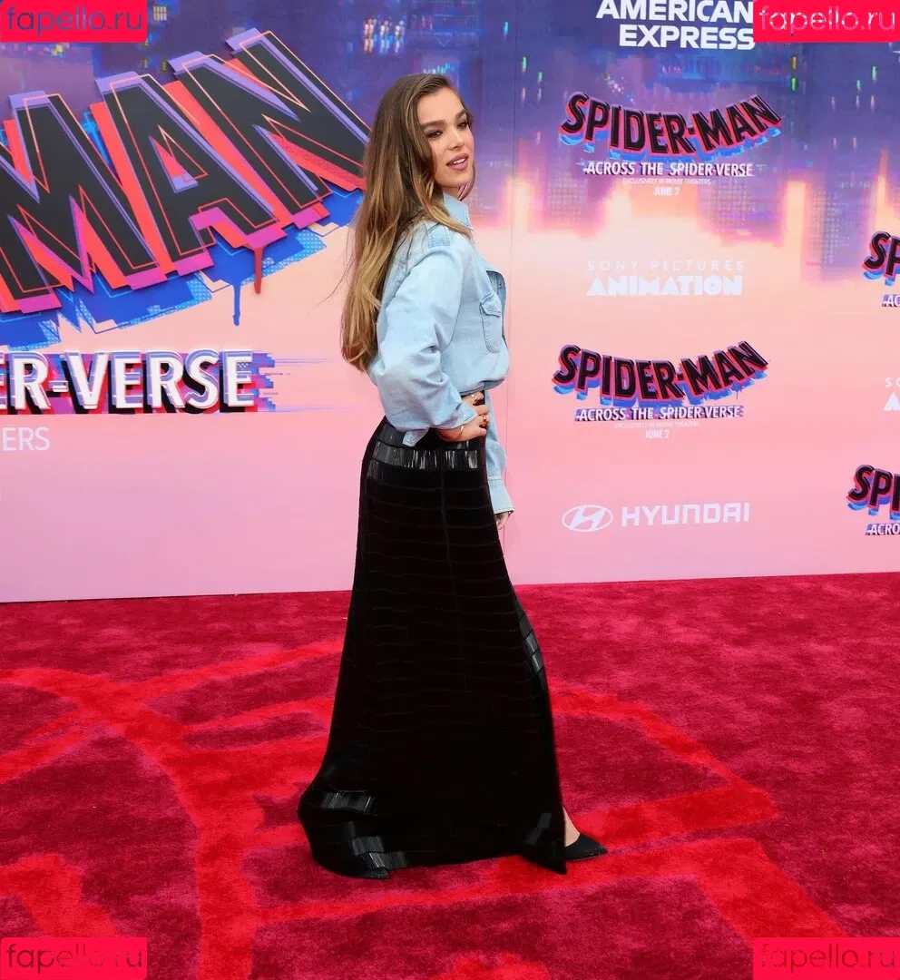 Hailee Steinfeld Onlyfans Photo Gallery 