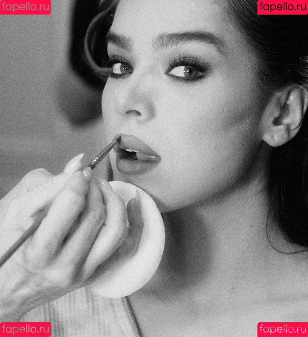 Hailee Steinfeld Onlyfans Photo Gallery 