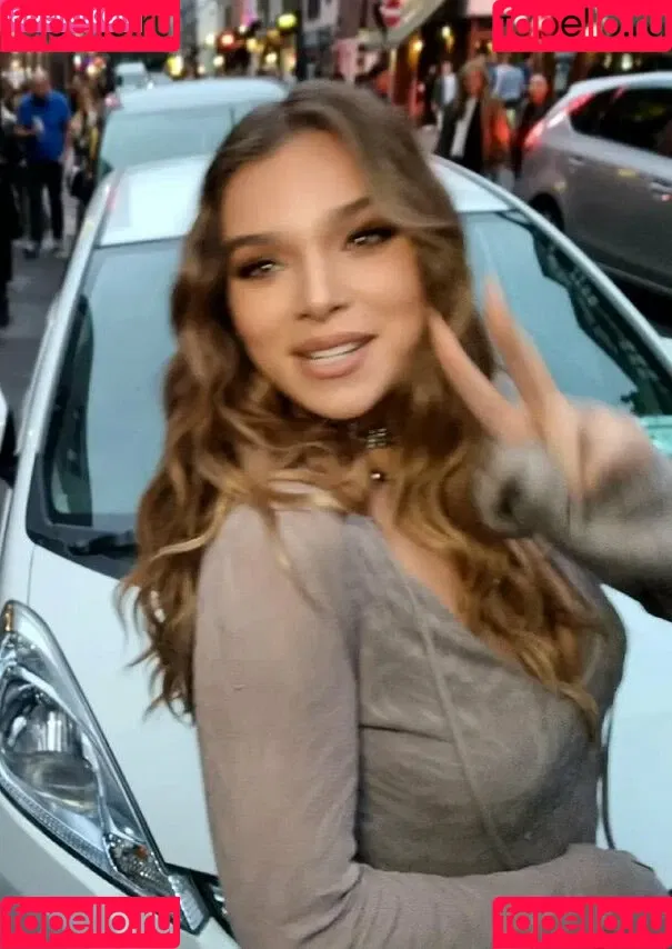 Hailee Steinfeld Onlyfans Photo Gallery 