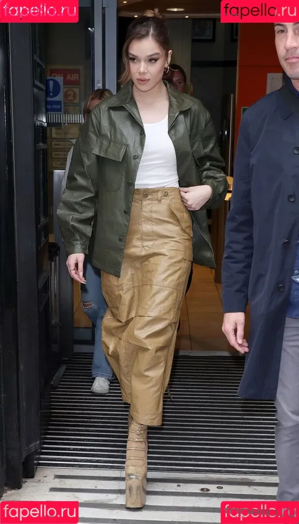 Hailee Steinfeld Onlyfans Photo Gallery 