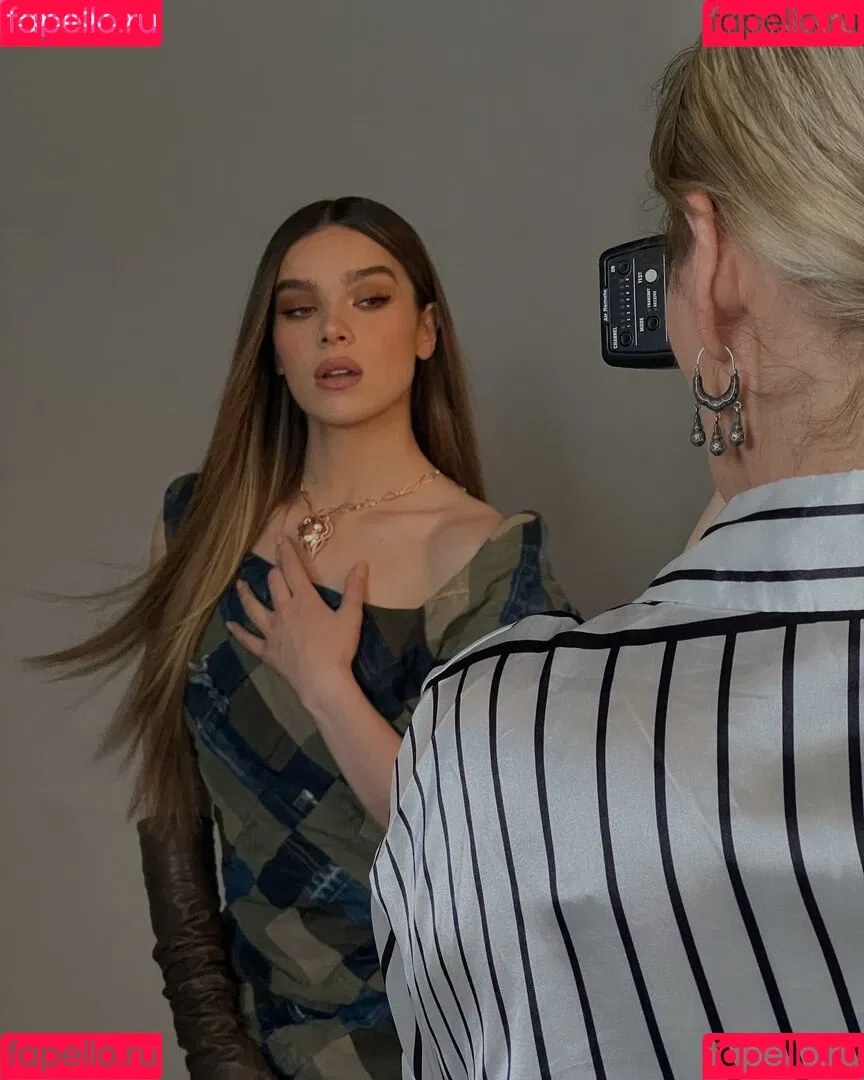 Hailee Steinfeld Onlyfans Photo Gallery 
