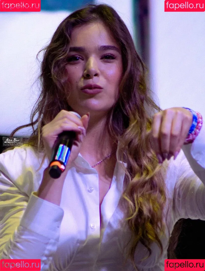 Hailee Steinfeld Onlyfans Photo Gallery 
