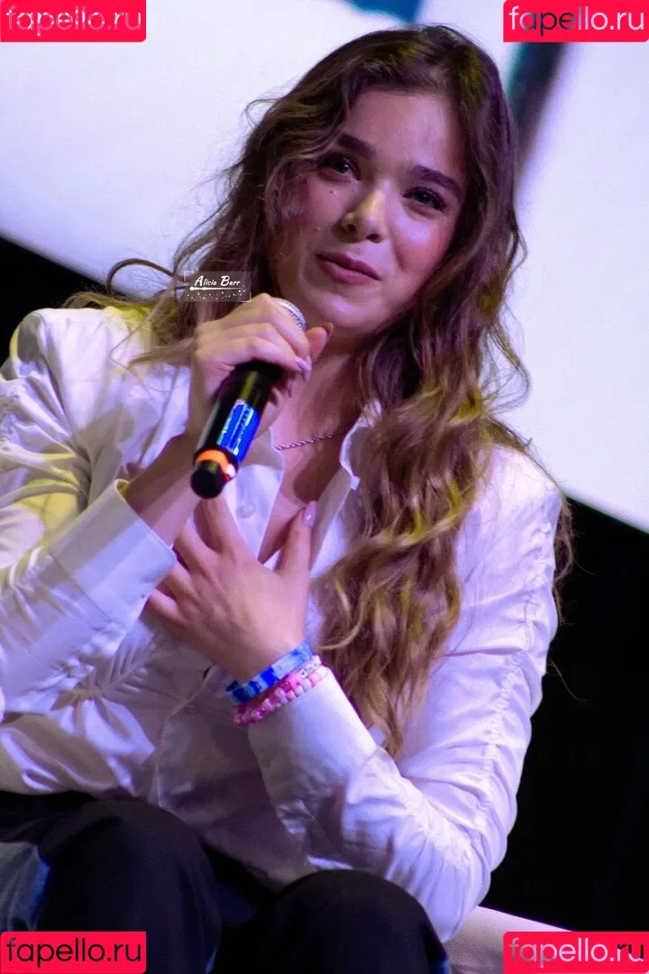 Hailee Steinfeld Onlyfans Photo Gallery 