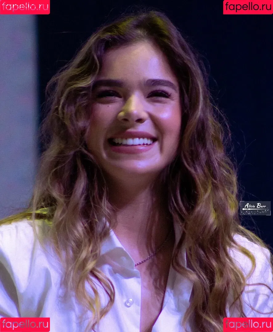 Hailee Steinfeld Onlyfans Photo Gallery 
