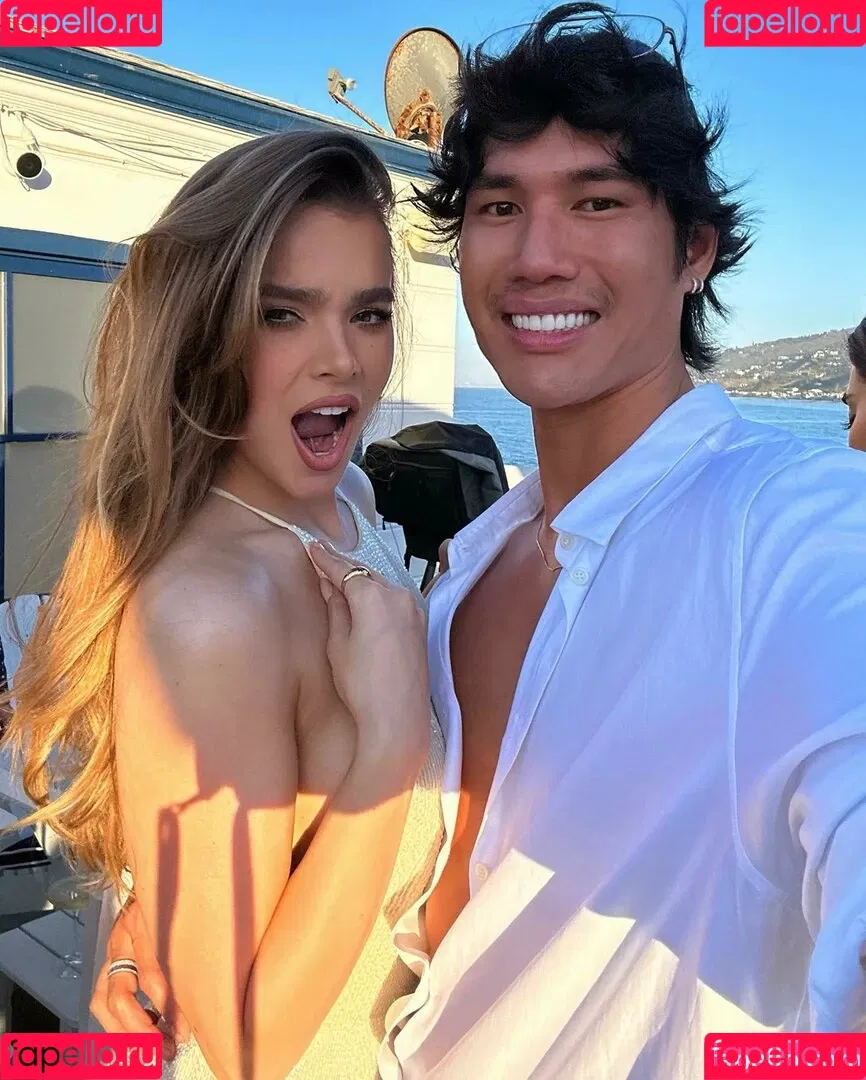 Hailee Steinfeld Onlyfans Photo Gallery 