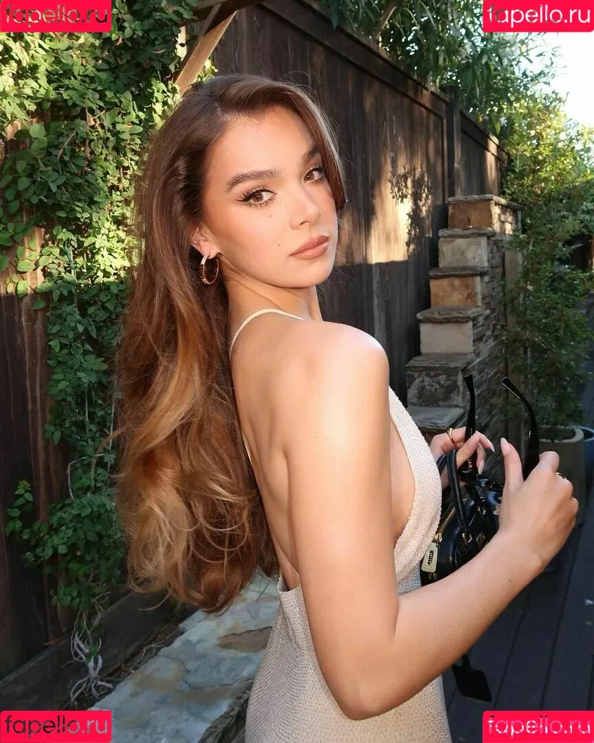 Hailee Steinfeld Onlyfans Photo Gallery 