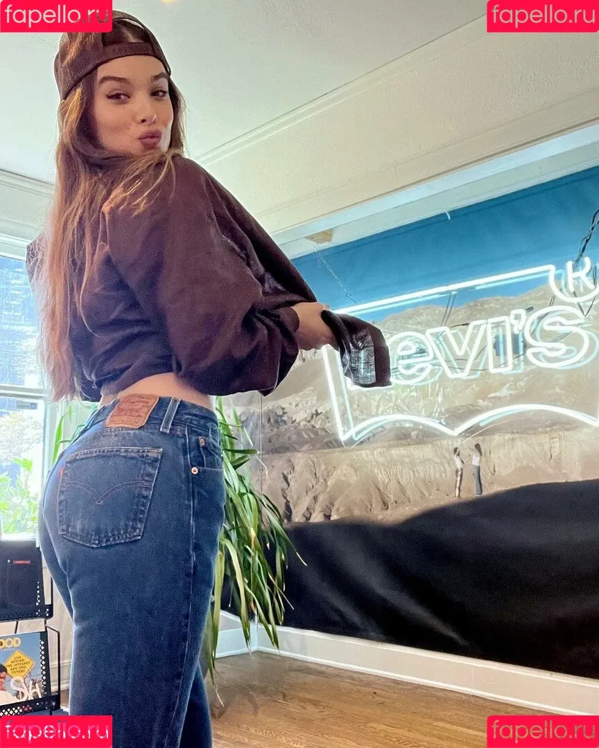 Hailee Steinfeld Onlyfans Photo Gallery 