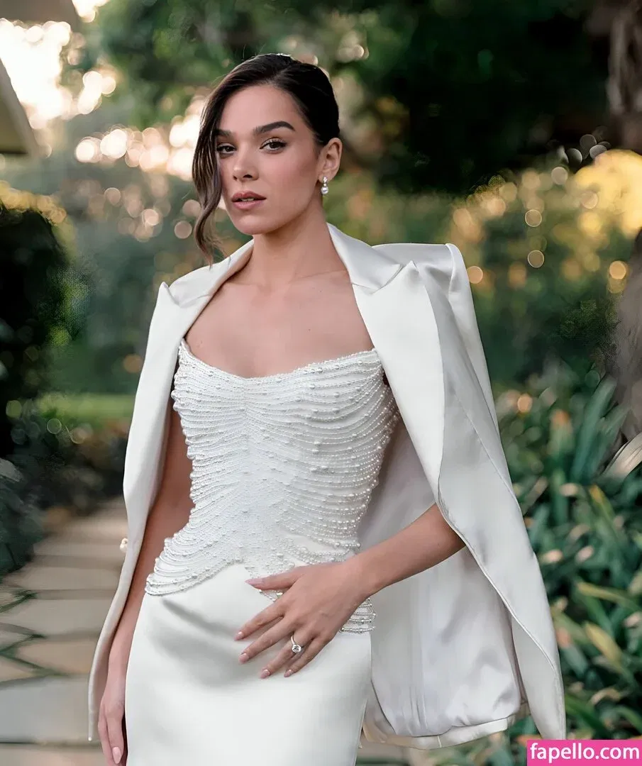 Hailee Steinfeld Onlyfans Photo Gallery 