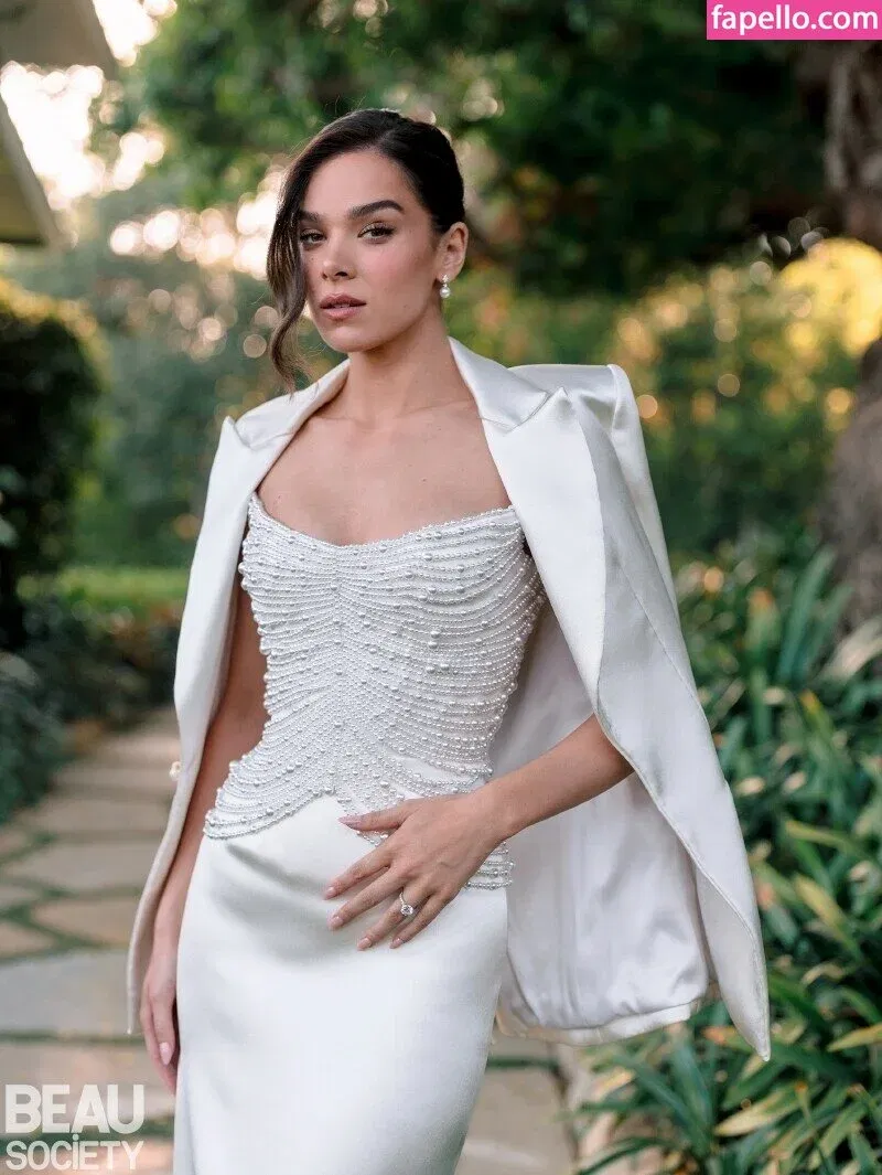 Hailee Steinfeld Onlyfans Photo Gallery 