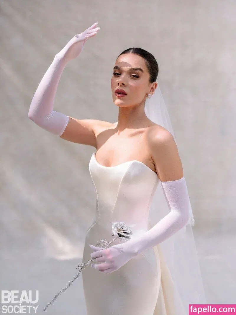 Hailee Steinfeld Onlyfans Photo Gallery 