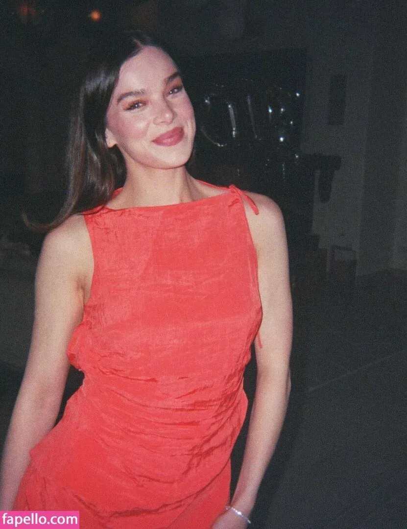 Hailee Steinfeld Onlyfans Photo Gallery 