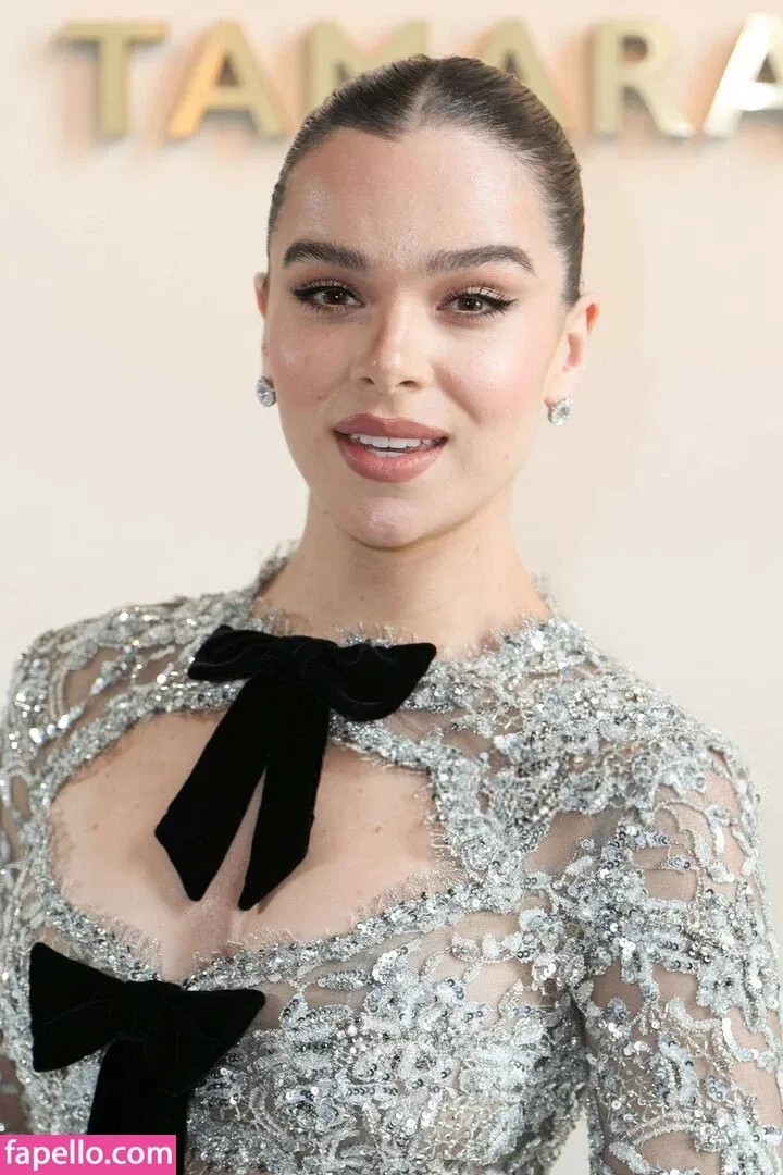 Hailee Steinfeld Onlyfans Photo Gallery 