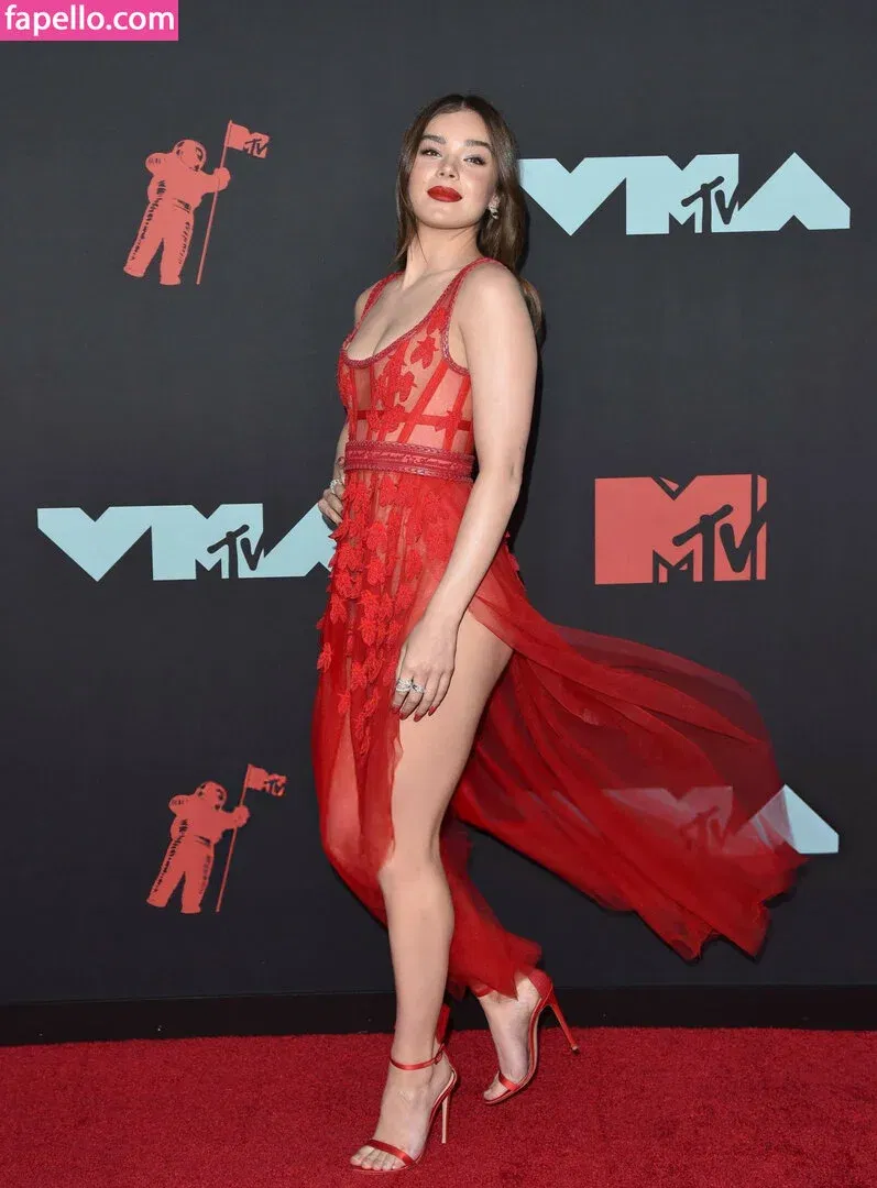 Hailee Steinfeld Onlyfans Photo Gallery 