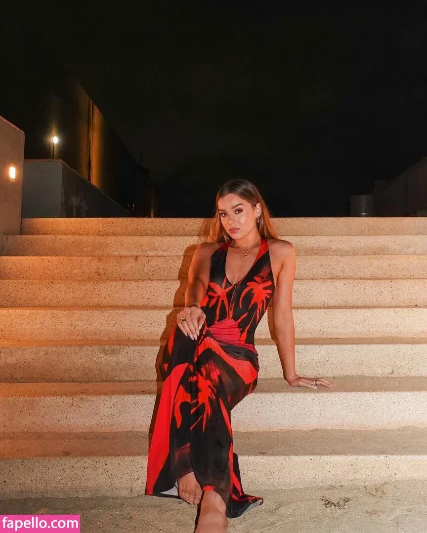 Hailee Steinfeld Onlyfans Photo Gallery 