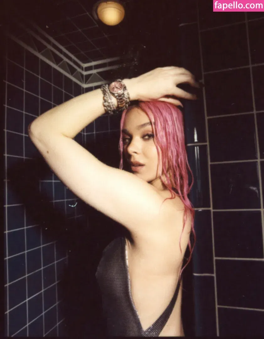 Hailee Steinfeld Onlyfans Photo Gallery 