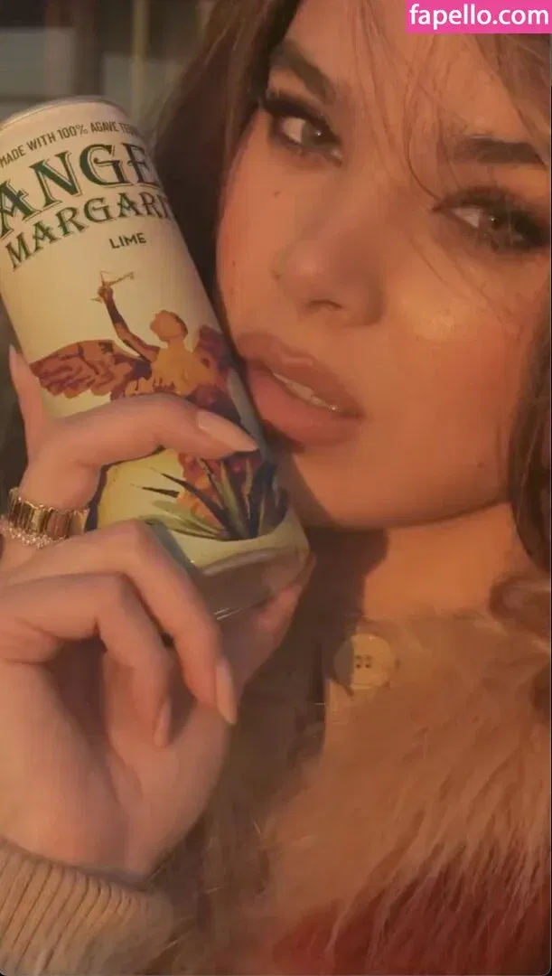 Hailee Steinfeld Onlyfans Photo Gallery 