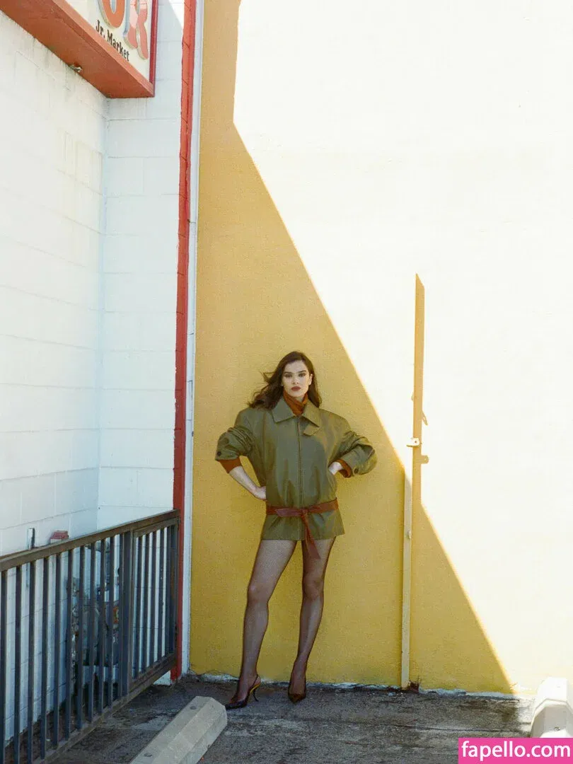 Hailee Steinfeld Onlyfans Photo Gallery 