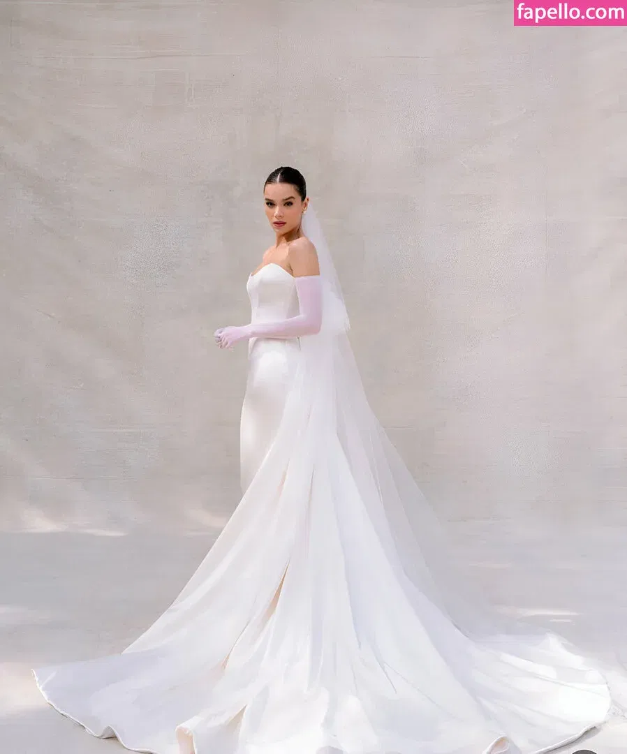 Hailee Steinfeld Onlyfans Photo Gallery 