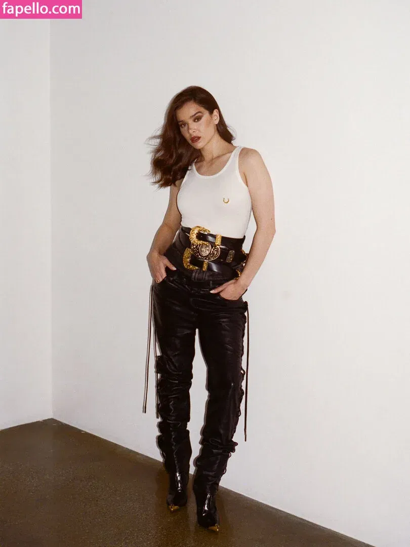 Hailee Steinfeld Onlyfans Photo Gallery 